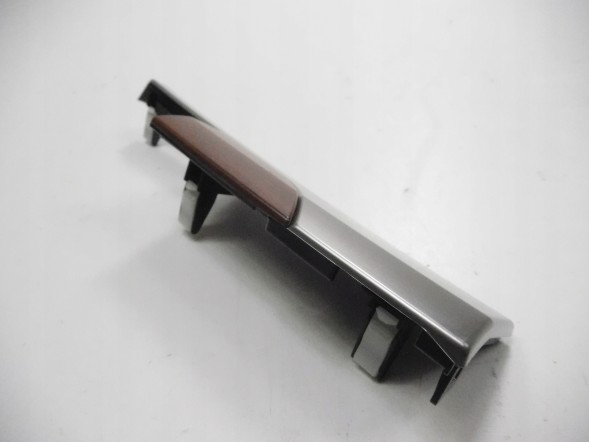 Mitsubishi OE Планка салону Mitsubishi Pajero Montero OE 8055A014YA
