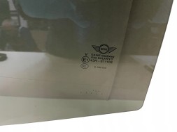 BMW OE SZYBA DRZWI TYŁ PRAWA CIEMNA MINI F54 LCI CLUBMAN S 2021R CARPARTS24 СКЛО ДВЕРІ ПРАВЕ ЗАДнє ТЕМНЕ MINI F54 LCI COOPER S 2021R
