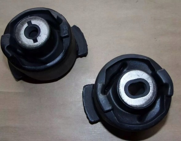 Hutchinson K562802 ВТУЛКИ ЗАДНЬОЇ БАЛКИ LAGUNA II 01-07 ОРИГІНАЛЬНИЙ КОМПЛЕКТ HUTCHINSON