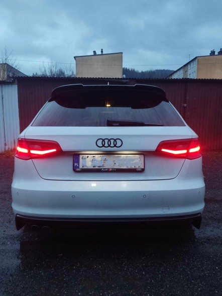 Китай Lotka spoiler RS look Audi A3 8V sportback 2012-2020 czarny połysk Лоток спойлер RS look Audi A3 8V sportback 2012-2020 чорний глянець