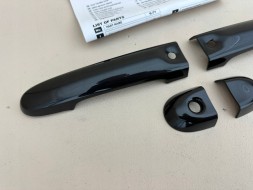 Nissan OE NISSAN JUKE OSŁONA KLAMKI KOMPLET NA PRZÓD KE6051K052BK NOWE NISSAN JUKE F15 НАКЛАДКА НА РУЧКУ ДВЕРЕЙ КОМПЛЕКТ НА ПЕРЕДНІ KE6051K052BK НОВЕ