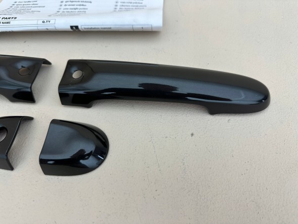Nissan OE NISSAN JUKE OSŁONA KLAMKI KOMPLET NA PRZÓD KE6051K052BK NOWE NISSAN JUKE F15 НАКЛАДКА НА РУЧКУ ДВЕРЕЙ КОМПЛЕКТ НА ПЕРЕДНІ KE6051K052BK НОВЕ