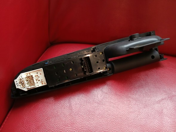 Kia OE 935701P432EQ Перемикач вікон з ручкою Kia Venga 2010-2019
