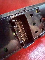 Kia OE 935701P432EQ Перемикач вікон з ручкою Kia Venga 2010-2019
