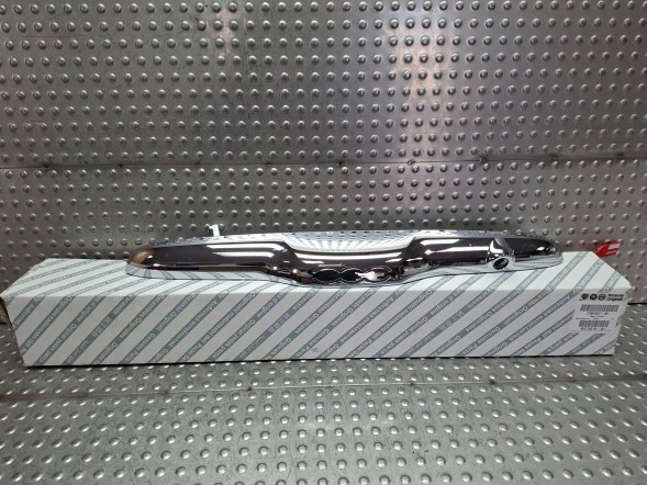 Fiat OE S26337861 ХРОМОВАНА НАКЛАДКА КЛАПАНА 0735516207 FIAT 500 2007-