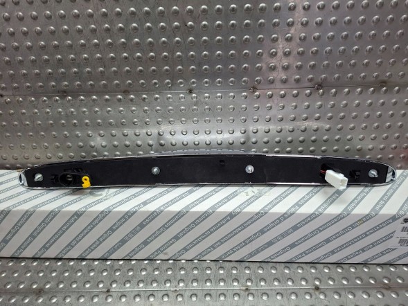 Fiat OE S26337861 ХРОМОВАНА НАКЛАДКА КЛАПАНА 0735516207 FIAT 500 2007-