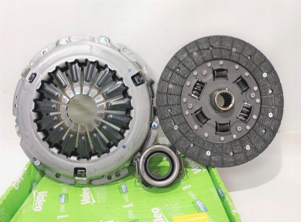 Valeo КОМПЛЕКТ ЗЧЕПЛЕННЯ TOYOTA YARIS 1.3 - VALEO 826620