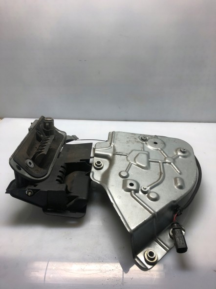 Volkswagen OE ZAMEK DRZWI 2K0827201T VOLKSWAGEN TYLNE VAG РУЧКА ДВЕРНОГО ЗАМКА 2K0827201T 2K0829309 VOLKSWAGEN ЗАДНЯ VAG