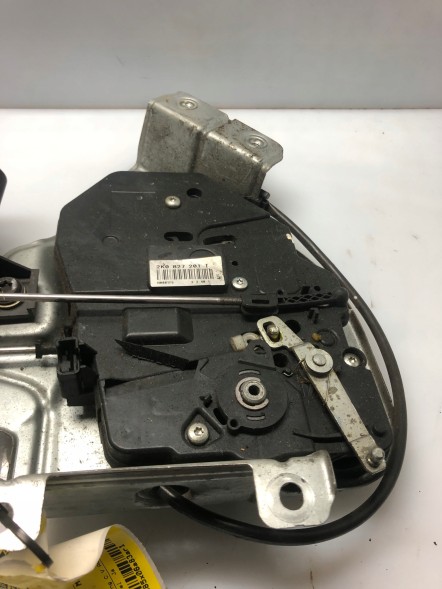Volkswagen OE ZAMEK DRZWI 2K0827201T VOLKSWAGEN TYLNE VAG РУЧКА ДВЕРНОГО ЗАМКА 2K0827201T 2K0829309 VOLKSWAGEN ЗАДНЯ VAG