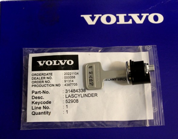Volvo OE 31484338 VOLVO XC40 S60 V60 II Замок бардачка, панелі приладів
