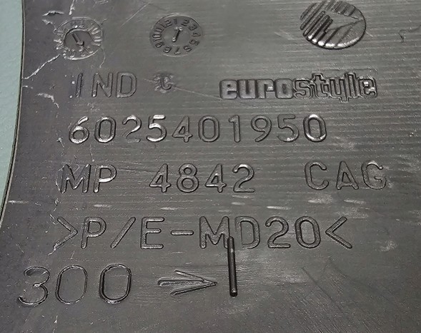 Renault OE 6025409096 RENAULT OE ORG OE ЕЛЕМЕНТ ПРИЛАДОВОЇ ПАНЕЛІ ПІД ВІДСІКОМ ДЛЯ ЗБЕРІГАННЯ ПАСАЖИРА AVANTIME ESPACE 3