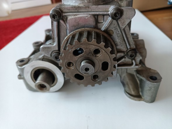 Ford OE CM5G-6A311-KB МАСЛЯНИЙ НАСОС FORD FOCUS MK3 1.0 ECOBOOST CM5G-6A311