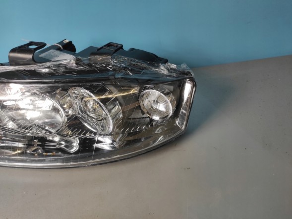 TYC 8E0941004 8E0941030C Лампа передня ліва audi a4 b6 h7+h7+py21w+w5w