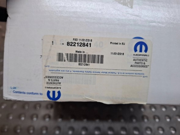 Jeep OE КОМПЛЕКТ ДАТЧИКІВ ПАРКУВАННЯ 82212841 JEEP COMPASS PATRIOT FIAT FREEMONT 06-