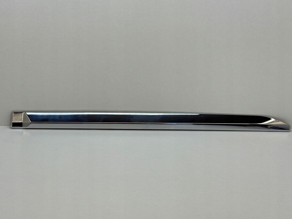 Suzuki OE MOBIPARTS-990E061M08CSM Оригінальна накладка передніх лівих дверей Suzuki SX4 S-Cross 990E0-61M08-CSM