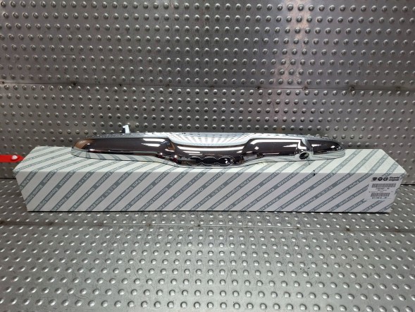 Fiat OE S26337885 ХРОМОВАНА НАКЛАДКА КЛАПАНА 0735516207 FIAT 500 2007-