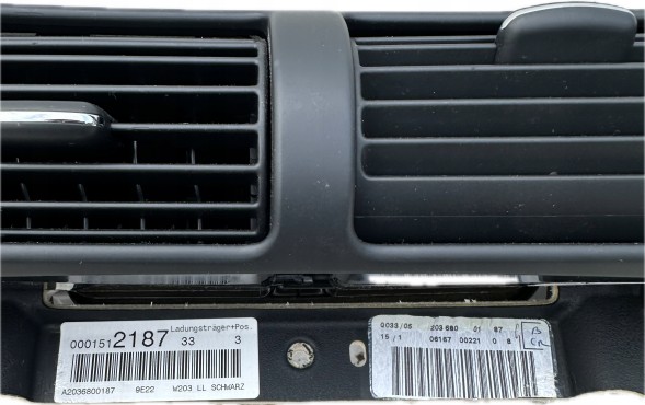 Mercedes-Benz OE DESKA KOKPIT 9E22 CZARNA PODUSZKA MERCEDES C W203 LIFT ORYGINAL 2036800187 238602905 ДОШКА КАБІНА 9Е22 ЧОРНА ПОДУШКА MERCEDES C W203 ЛІФТ 2036800187 238602905
