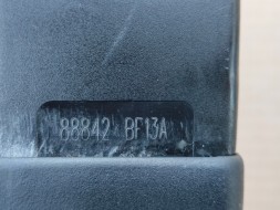 Nissan OE 88842BF13A NISSAN JUKE І F15 ЗАСТІБКА РЕМЕНЯ БЕЗПЕКИ ЗАДНЬОЇ ЧАСТИНИ