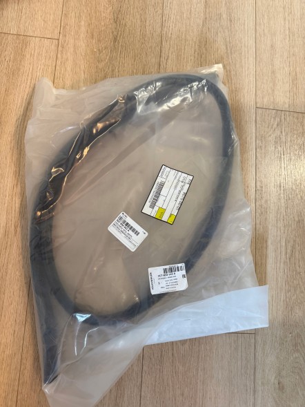 Volkswagen OE 3G7854543A ( INTRAD ) Ущільнювач рамки даху 3G7854543A VW Arteon