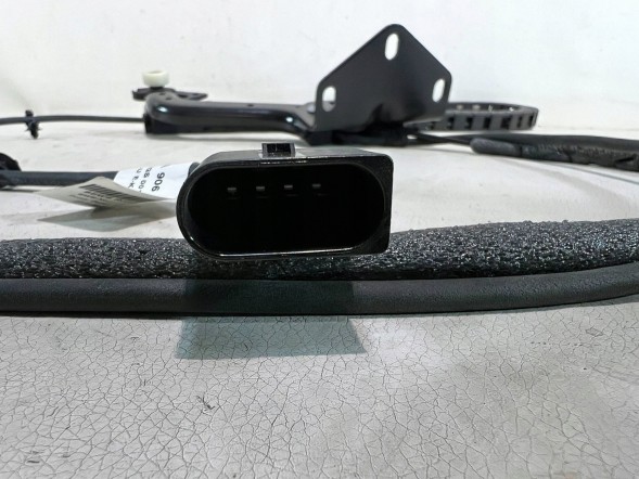 Mercedes-Benz OE Напрямна дверей розсувних MERCEDES SPRINTER W906 906 A9068203700