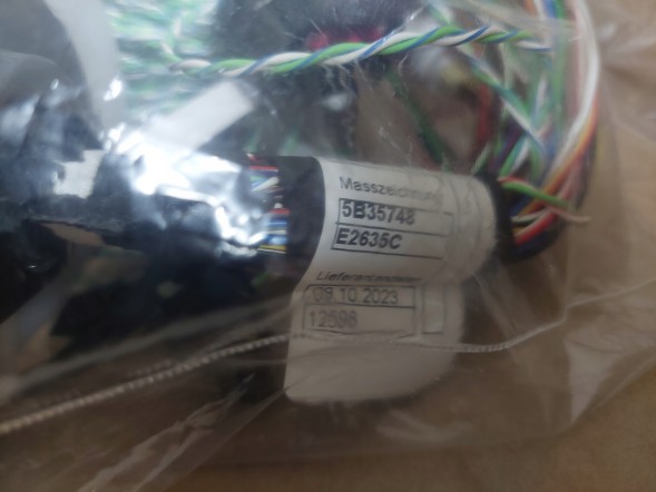 BMW OE BMW M5 I5 G60 XDRIVE LIM ECE GLOWNA WIAZKA PRZEWODOW TYL 61125B35751 BMW M5 I5 G60 XDRIVE LIM ECE GLOWNA В'ЯЗКА ПРОВОДІВ ТИЛЬ 61125B35751