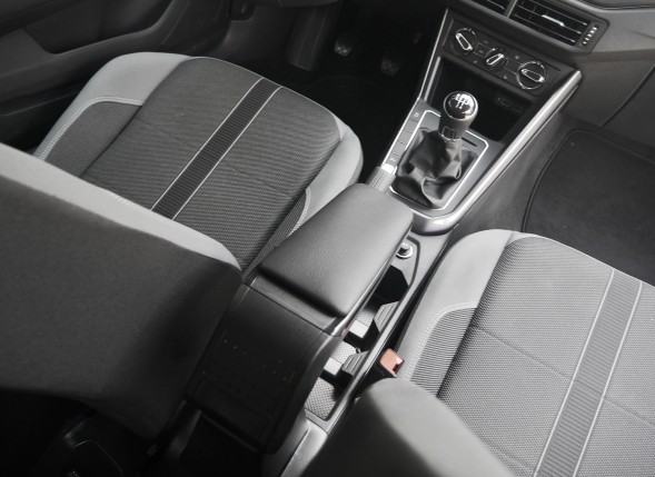 Rati V01356 СТАНДАРТНИЙ підлокітник Nissan Juke, 2019- ,