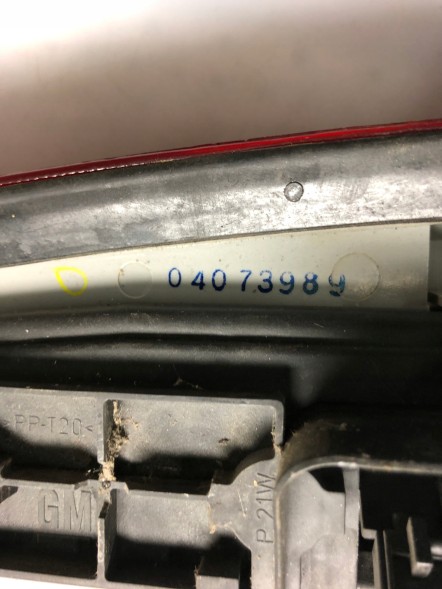 Opel OE LAMPA TYLNA LEWE 04073989 OPEL Elektronika-chrzaszcz ЗАДНІЙ ЛІХТАР ЛІВИЙ 04073989 OPEL