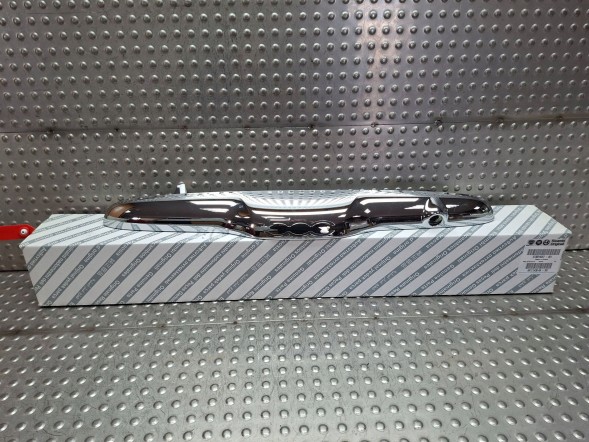 Fiat OE S26337868 ХРОМОВАНА НАКЛАДКА КЛАПАНА 0735516207 FIAT 500 2007-