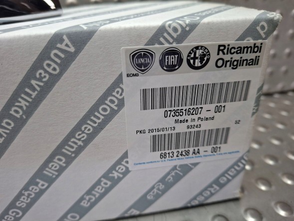 Fiat OE S26337868 ХРОМОВАНА НАКЛАДКА КЛАПАНА 0735516207 FIAT 500 2007-