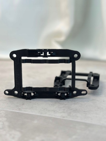 Dodge OE Ramka Spornik montażowy radaru Jeep Compass Durango Pacyfica Lift 21-2025 Кронштейн для монтажу радара Jeep Compass Durango Pacifica II Lift 21-2025