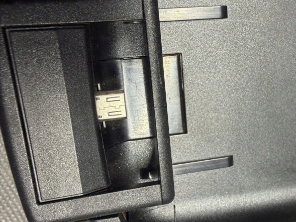 Mercedes-Benz OE Mercedes Розетка Роз'єм USB A2228200254