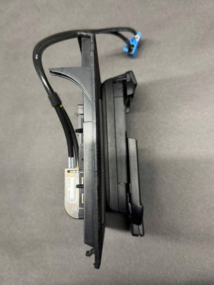 Mercedes-Benz OE Mercedes Розетка Роз'єм USB A2228200254