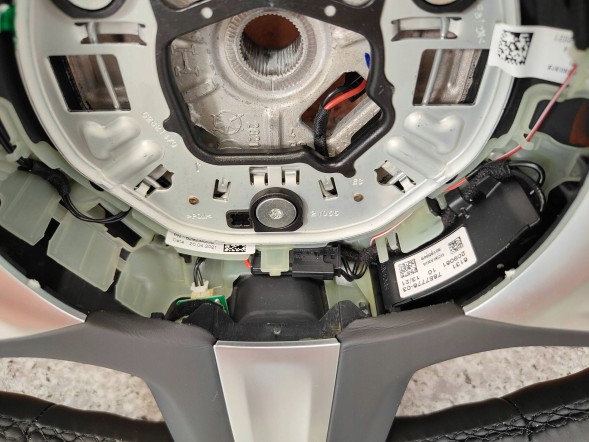BMW OE 8746675 BMW F40 F44 G42 G20 G21 G22 G23 G26 ORYGINALNA KIEROWNICA M PAKIET WIBRACJA BMW F40 F44 G42 G20 G21 G22 G23 G26 ОРИГІНАЛЬНЕ КЕРМО М ПАКЕТ ВІБРАЦІЯ