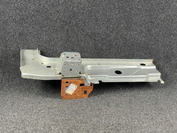 Ford OE BK31-V41058-AB BK3Z-61280A58-F BK31-V278A28-A FORD TRANSIT 15-19 СТОІКА ЗАДНЯ BK3Z-61280A58-F