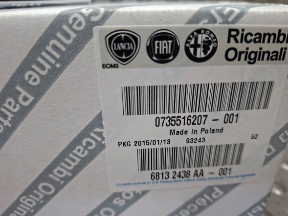 Fiat OE S26337859 ХРОМОВАНА НАКЛАДКА КЛАПАНА 0735516207 FIAT 500 2007-