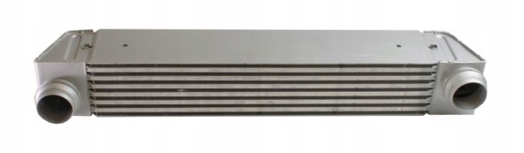 Maxgear AC630096 Інтеркулер ac630096 для bmw 5 серії e60/e61 (з 2003 року) / 6 серії e63/e64 (з 2004 року)