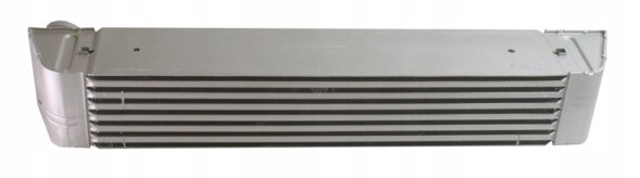 Maxgear AC630096 Інтеркулер ac630096 для bmw 5 серії e60/e61 (з 2003 року) / 6 серії e63/e64 (з 2004 року)