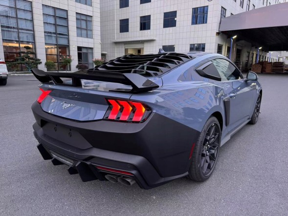 Китай 000-MU24-RSDHMB Спойлер Lotka DARKHORSE + Gurney Flap - Чорний Матовий FORD MUSTANG 2024-2025
