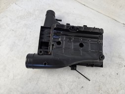 SEAT OE 04E129611L_BB1 Корпус повітряного фільтра SEAT LEON IV 1.4 04E129611L