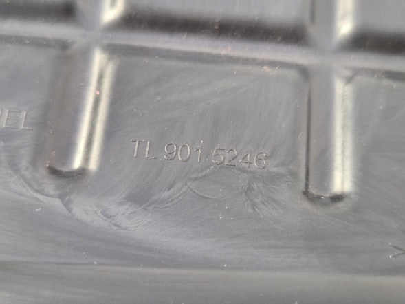 SEAT OE 04E129611L_BB1 Корпус повітряного фільтра SEAT LEON IV 1.4 04E129611L
