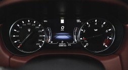 Moman 0089688096499 Maserati Quattroporte Trofeo: циферблати спідометра, заміна миль/год на км/год