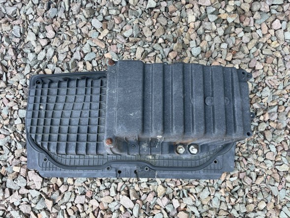 BMW OE MRKA BMW 1 E81 E87 WANNA WKŁAD BAGAŻNIKA PODŁOGA BAGAŻNIKA 7120019 BMW 1 E81 E87 КИЛИМОК В БАГАЖНИК КИЛИМОК ПІДЛОГИ БАГАЖНИКА 7120019