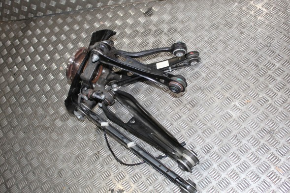 BMW OE BMW 6797569 6797570 BMW F25 F26 K НОМЕР ЗАДНЯ ВТУЧИНА 6797569 6797570
