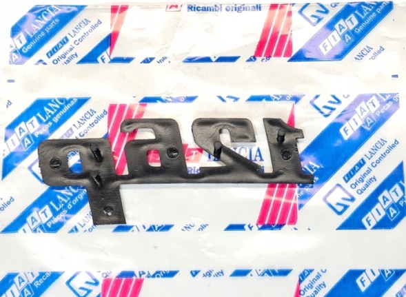 OEM www_kkbm_pl126p Емблема напис 126p кришка багажника Fiat 126p FL ST
