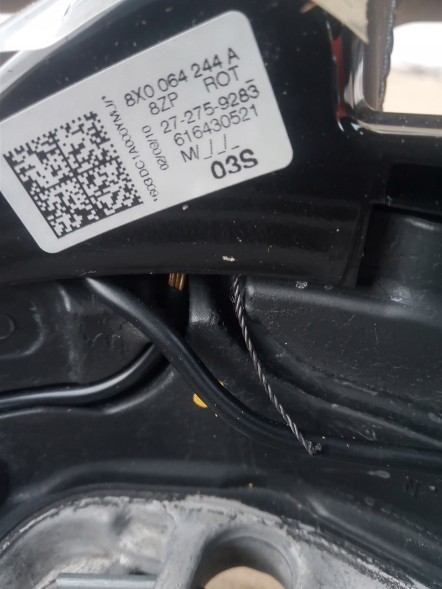 Audi OE МНОГОФУНКЦІЙНЕ РУЛЬМО AUDI A1 8X0064244A