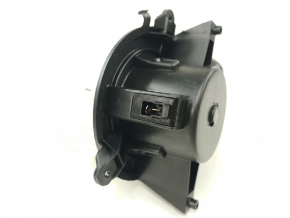Fiat OE 71 735 484 ПОДУВОДУВА ДВИГУНА FIAT PUNTO 99-10 DOBLO 00-10