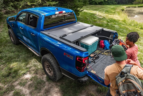 Китай 448810 Bakflip MX4 тверда кришка кузова, трисекційна складана ролета для Ford Ranger 2022-