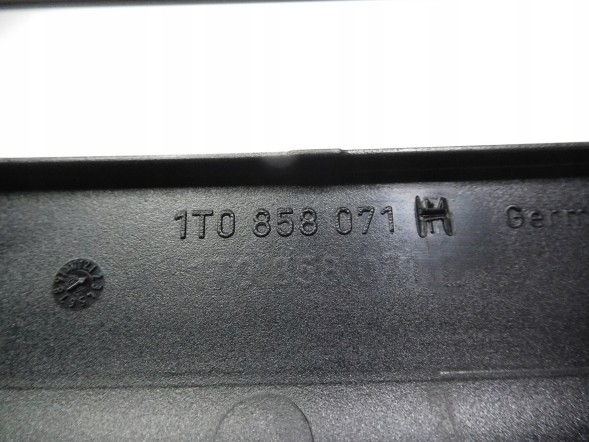 Volkswagen OE Рамка магнітоли Volkswagen Touran I 2006 OE 1T0858071