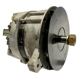 CCCP 0653 / ALTERNATOR UAZ 469 452 3151 WOŁGA 24 GAZ 66 12V 40A ГЕНЕРАТОР UAZ 469 452 3151 ВОЛГА 24 ГАЗ 66 12В 40А