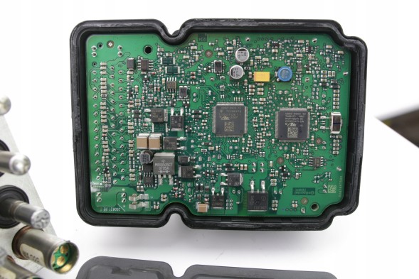 OEM 25092851283 25061939683 28526625023 25211215044 25061338233 25061936483 25021209854 28526392023 28526294213 25092853493 28526565033 P04721989AB 064AC Блок керування насосом ABS ATE MK61 DODGE Caliber Journey Challenger RAM Charger